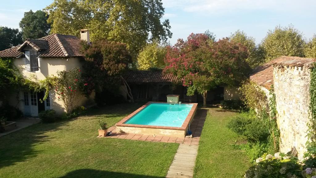 Maison Arriu Bed and Breakfast Montaut  Exterior foto
